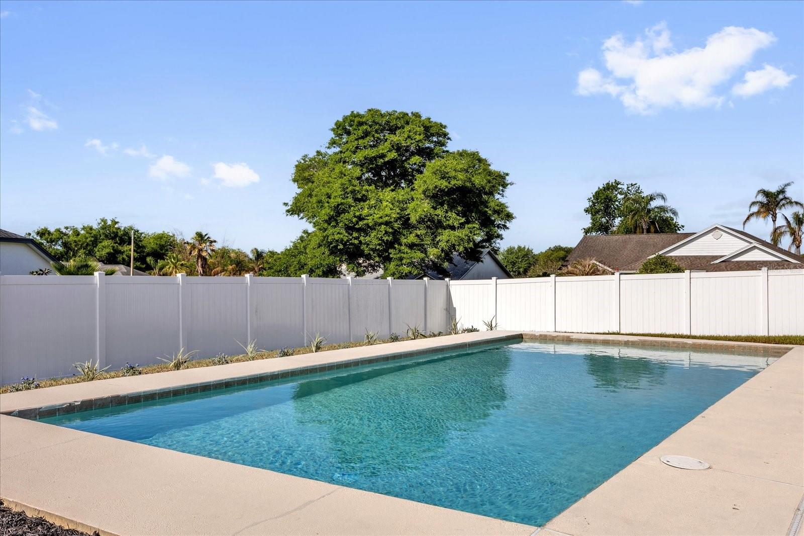 Image 22 of 27 For 14602 Pine Forest Court