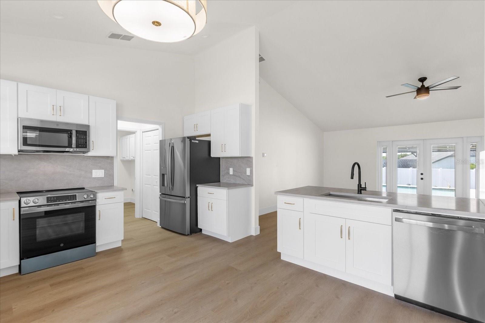Image 3 of 27 For 14602 Pine Forest Court