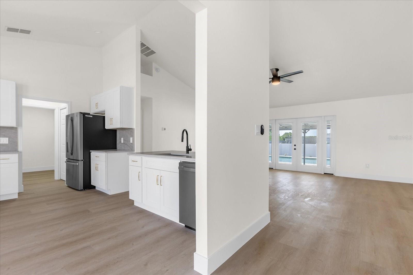 Image 4 of 27 For 14602 Pine Forest Court