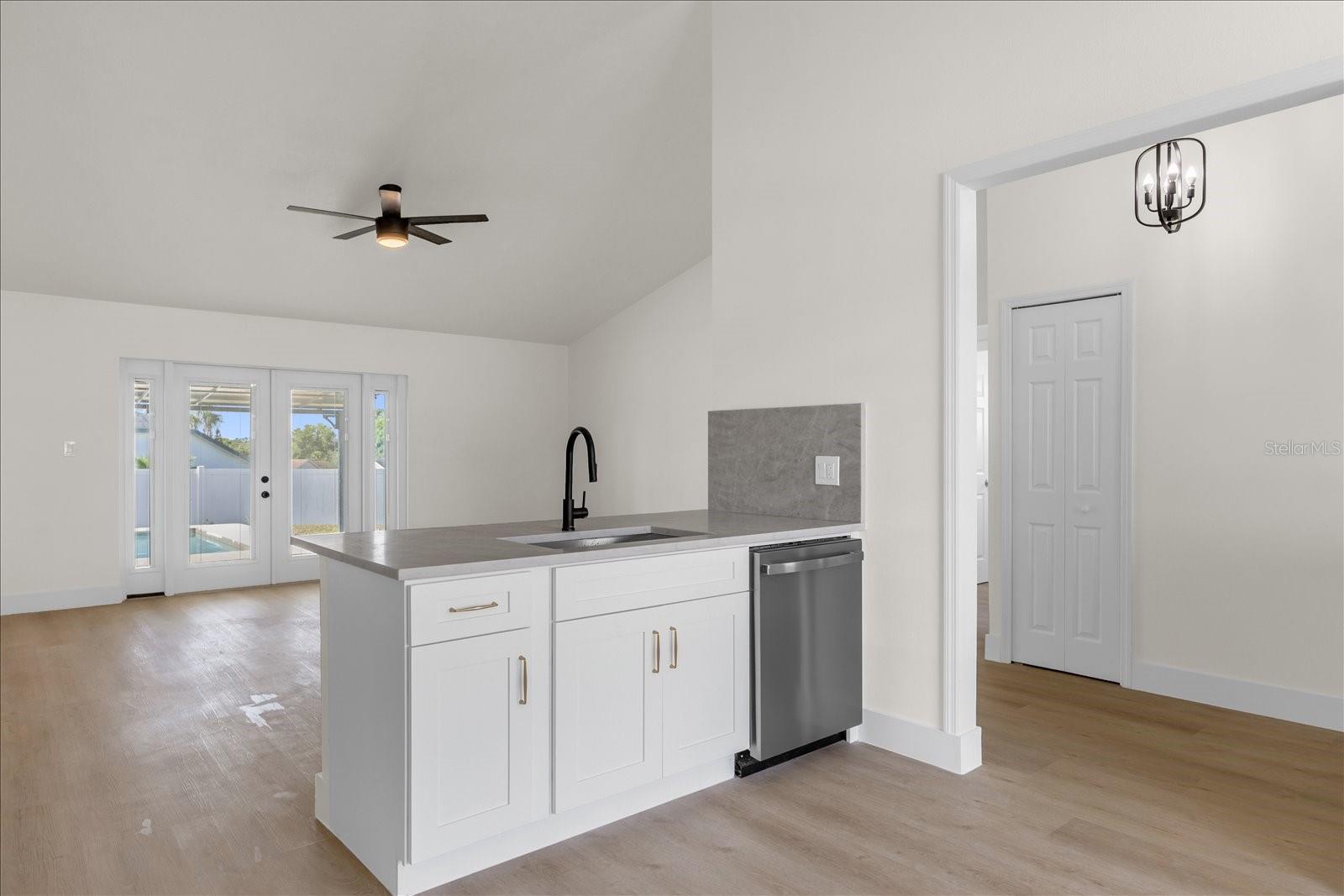 Image 5 of 27 For 14602 Pine Forest Court