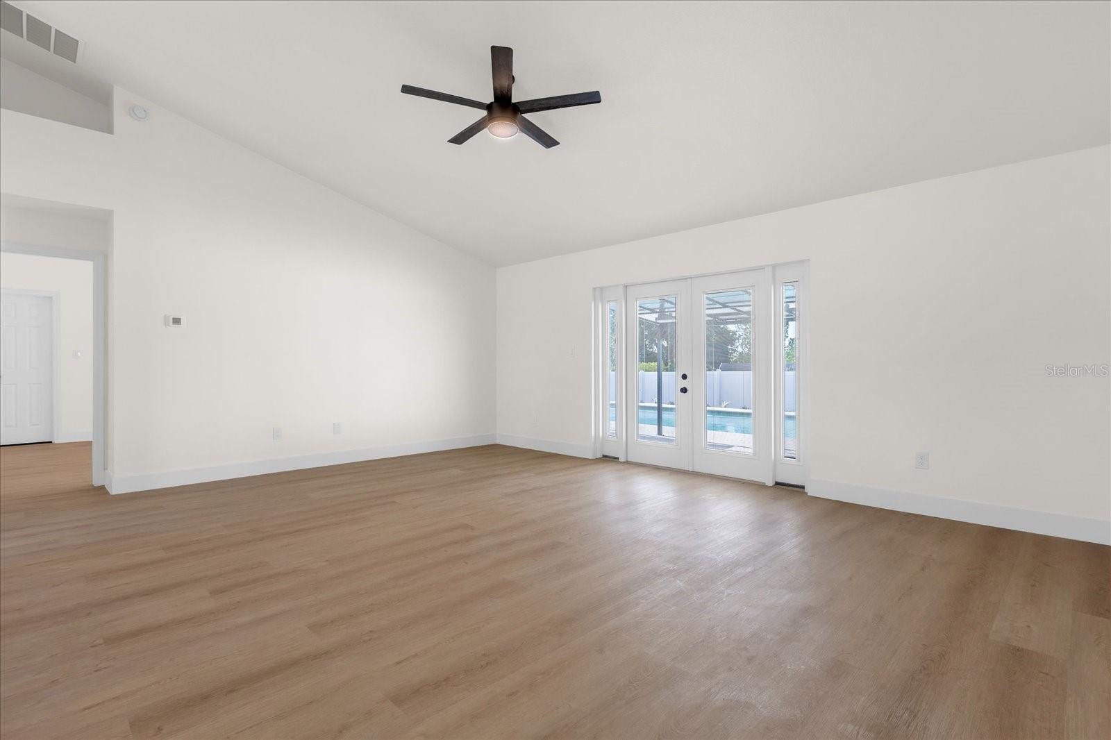 Image 9 of 27 For 14602 Pine Forest Court