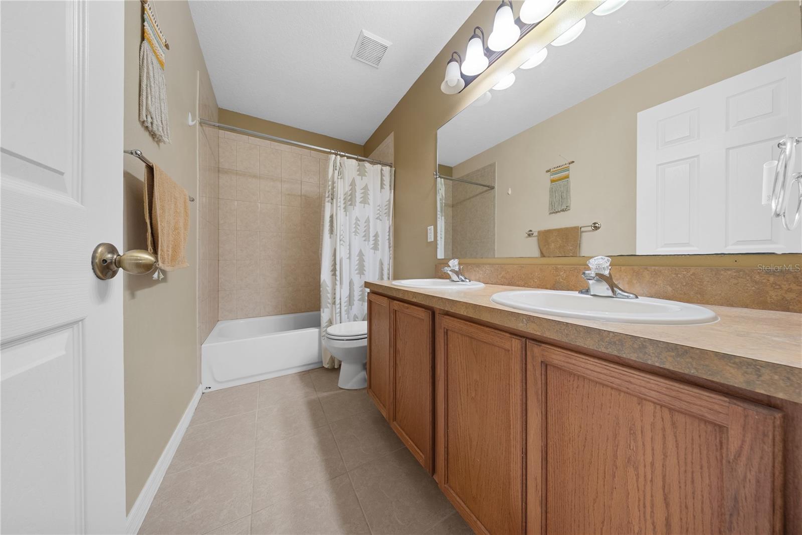 Image 46 of 64 For 15600 Kalihna Court