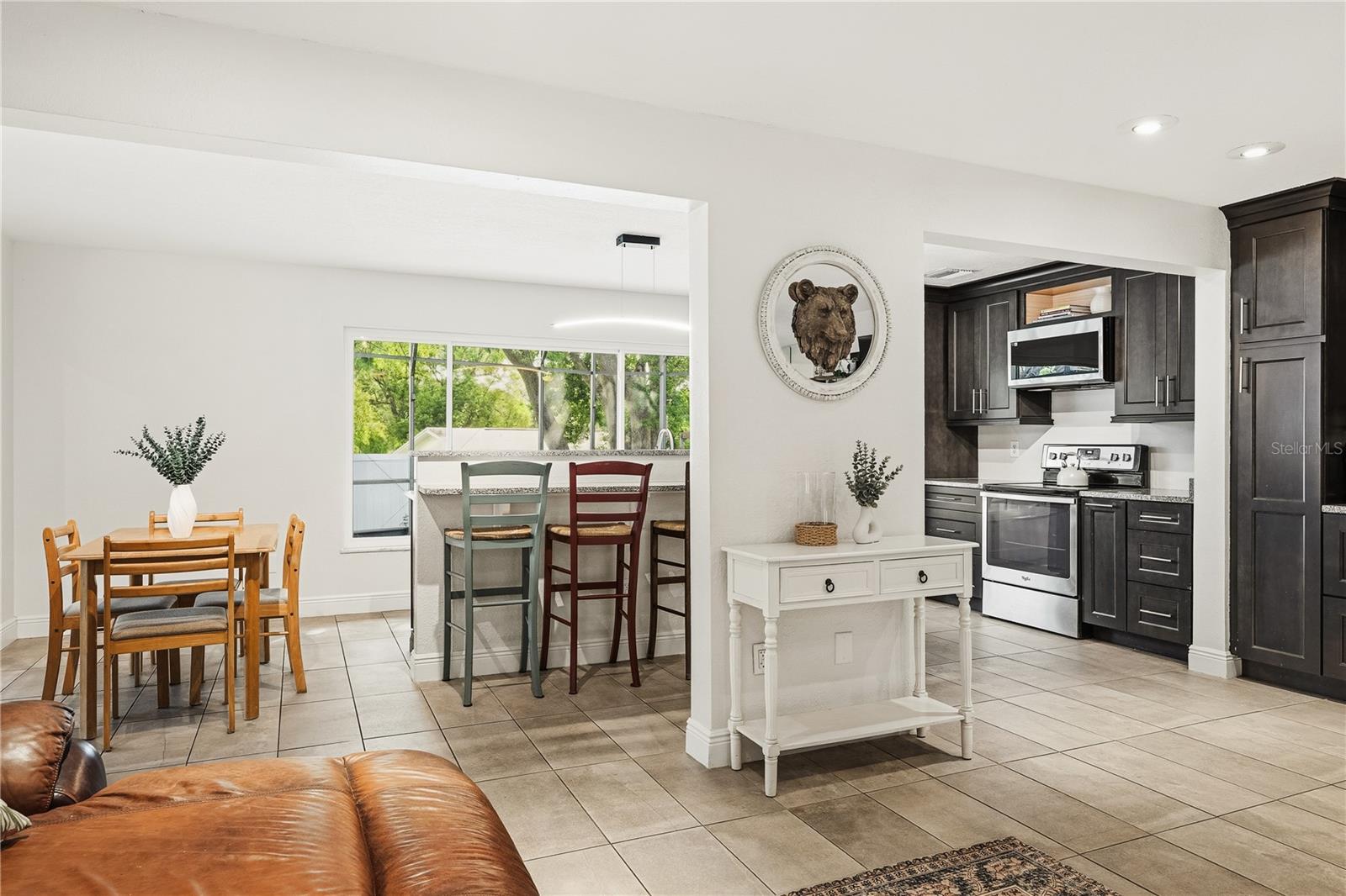 Image 10 of 41 For 419 Navarre Way