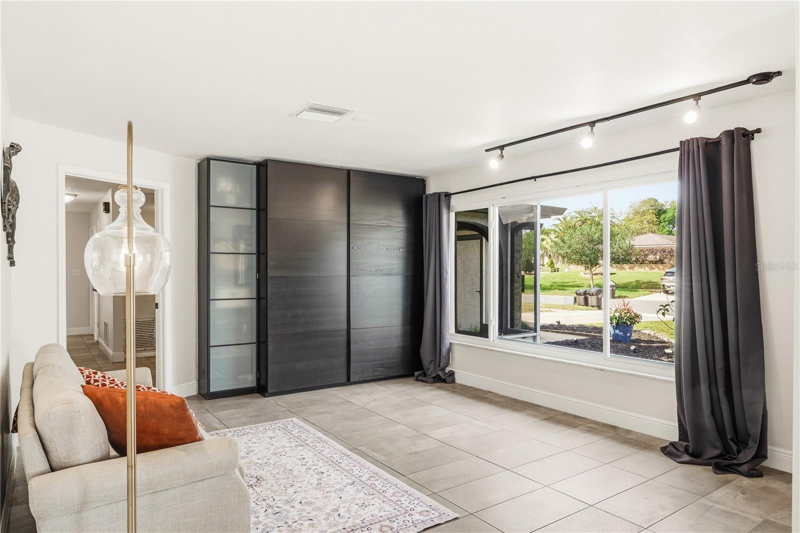 Image 13 of 41 For 419 Navarre Way