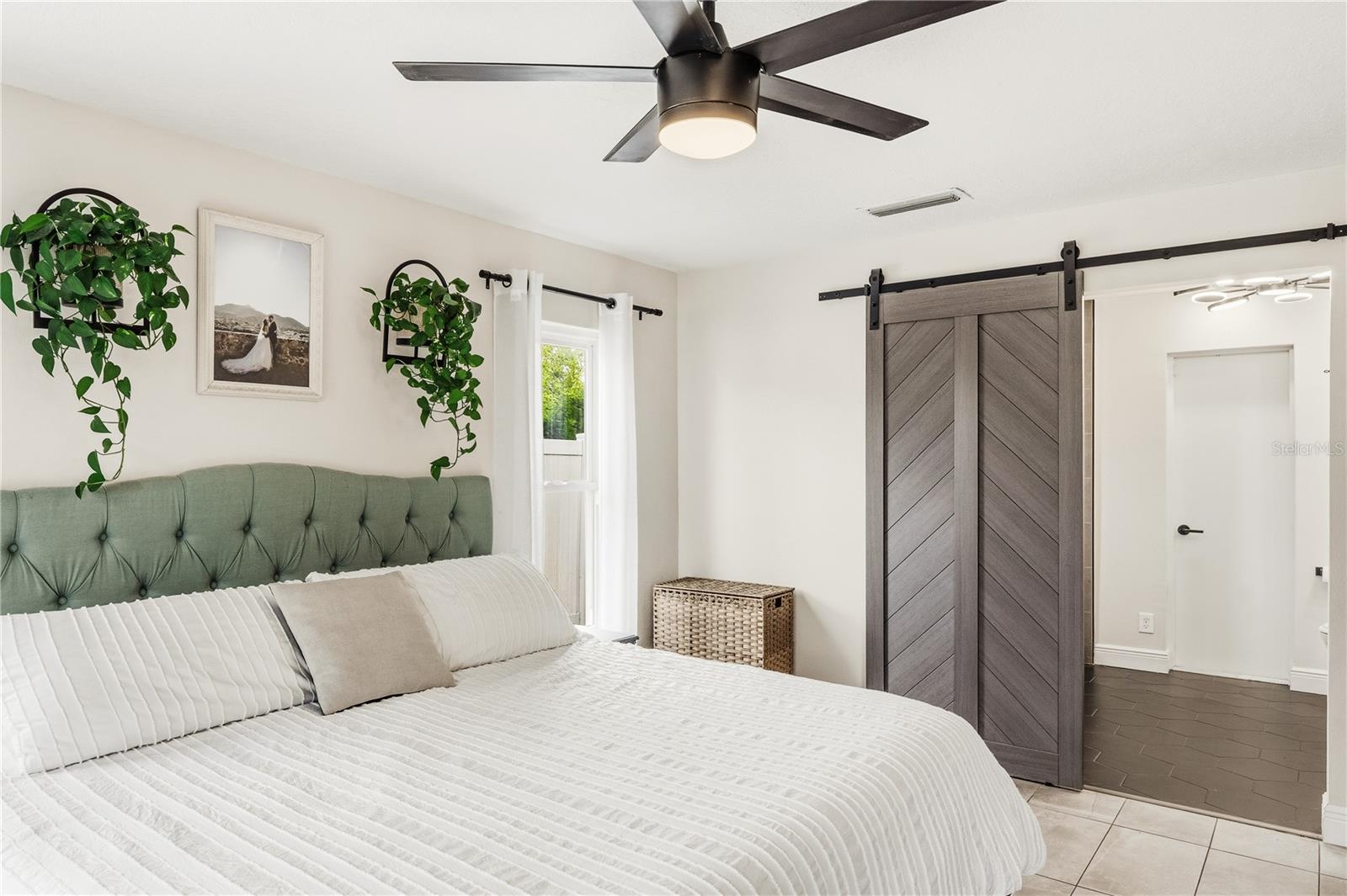 Image 14 of 41 For 419 Navarre Way