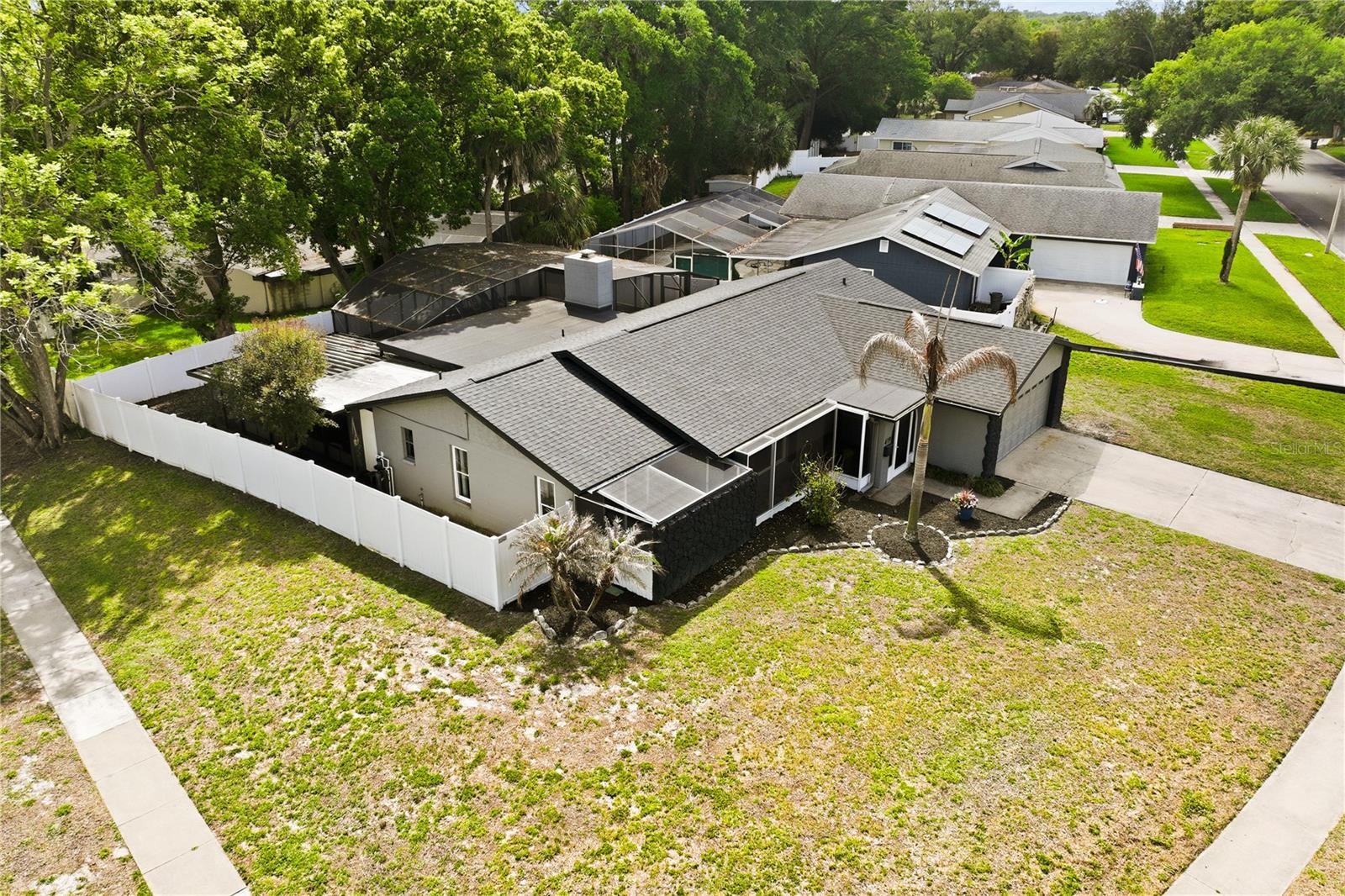 Image 2 of 41 For 419 Navarre Way