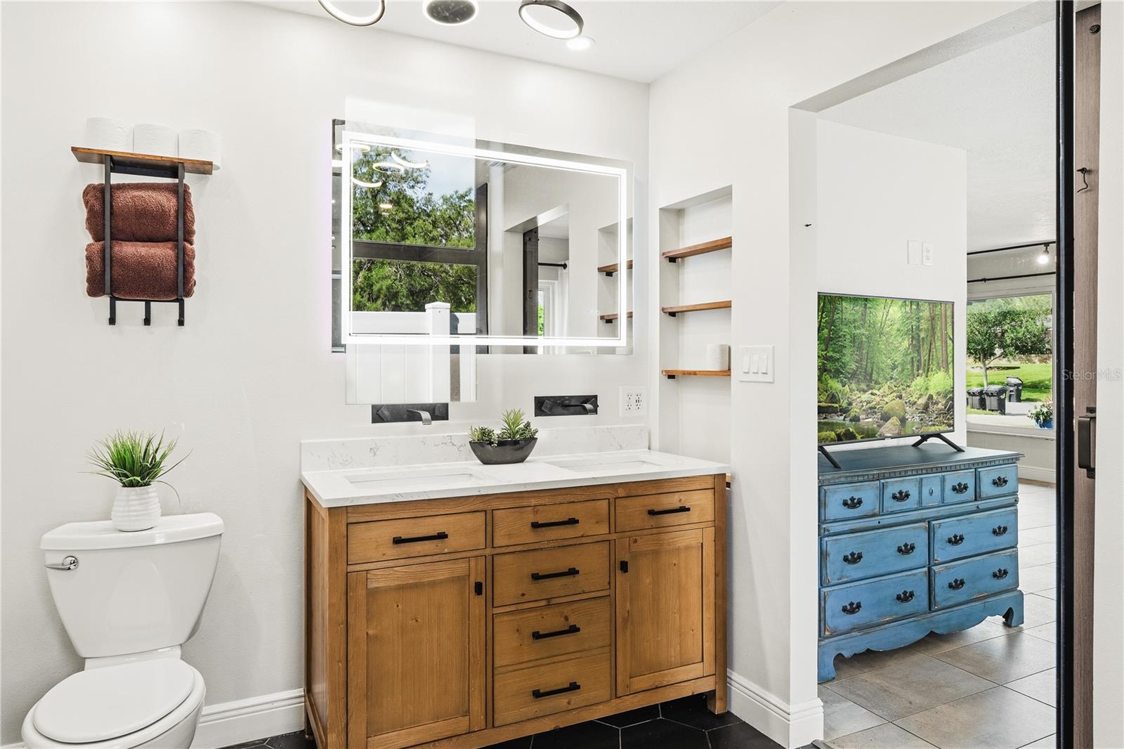 Image 22 of 41 For 419 Navarre Way