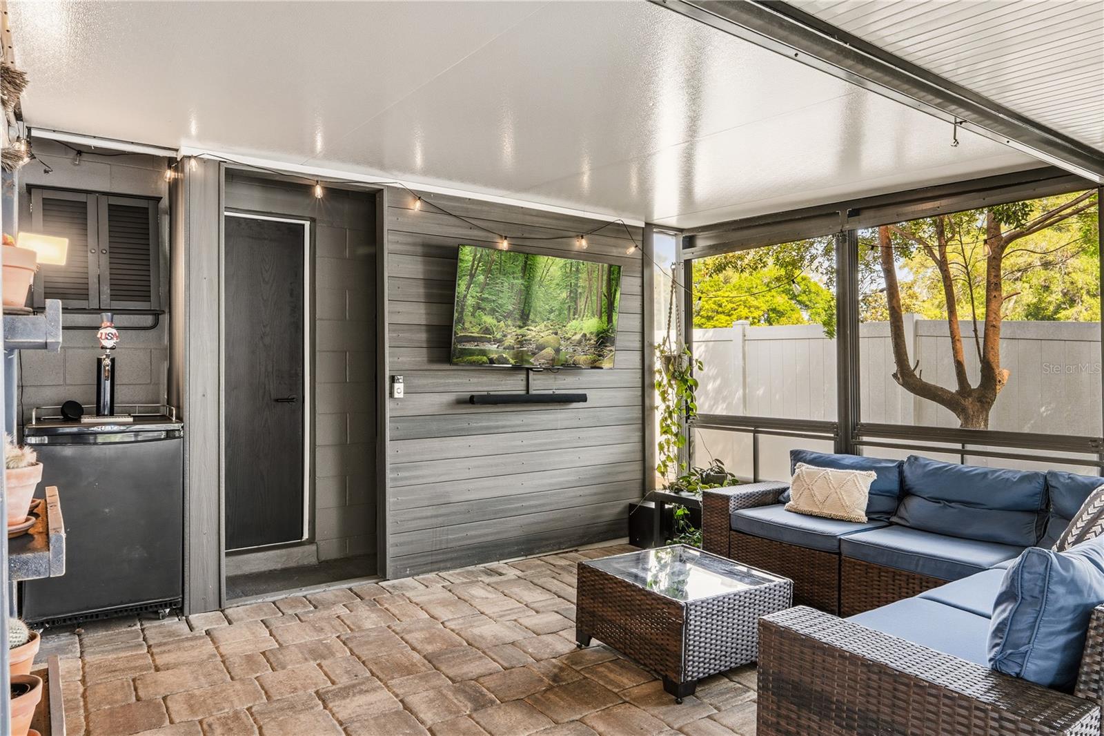 Image 27 of 41 For 419 Navarre Way