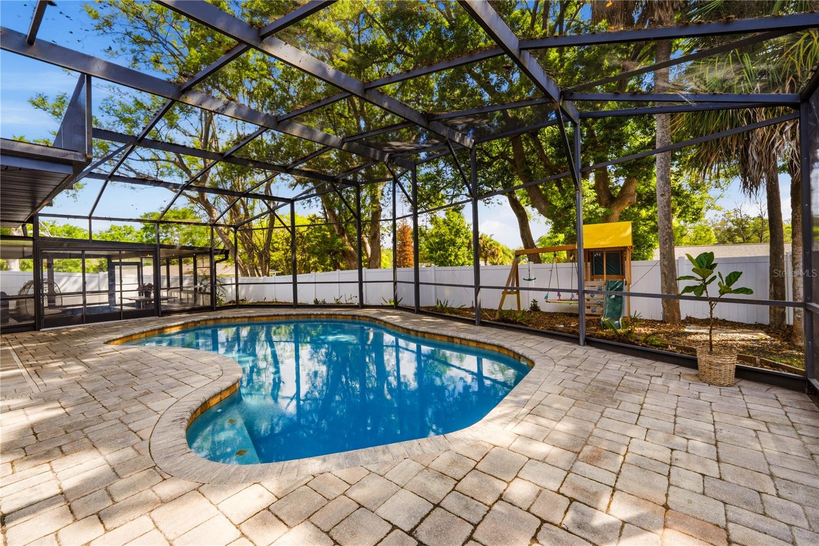 Image 29 of 41 For 419 Navarre Way