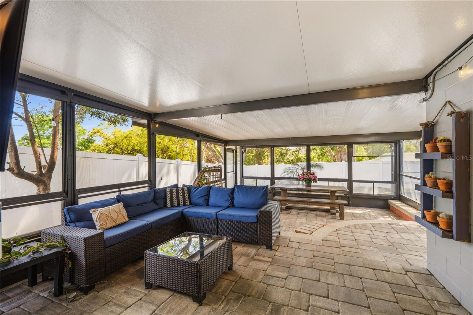 Image 3 of 41 For 419 Navarre Way