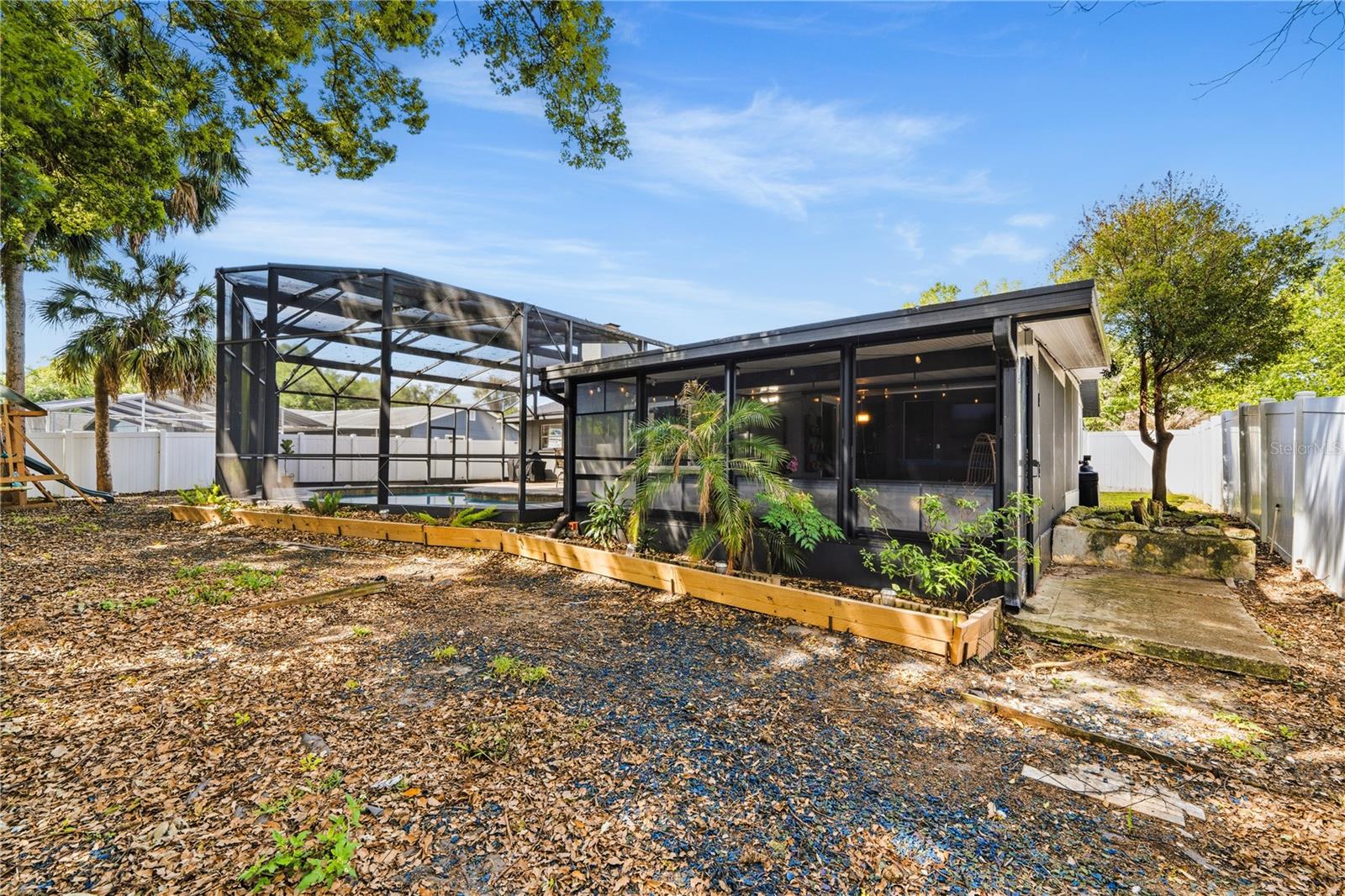 Image 32 of 41 For 419 Navarre Way