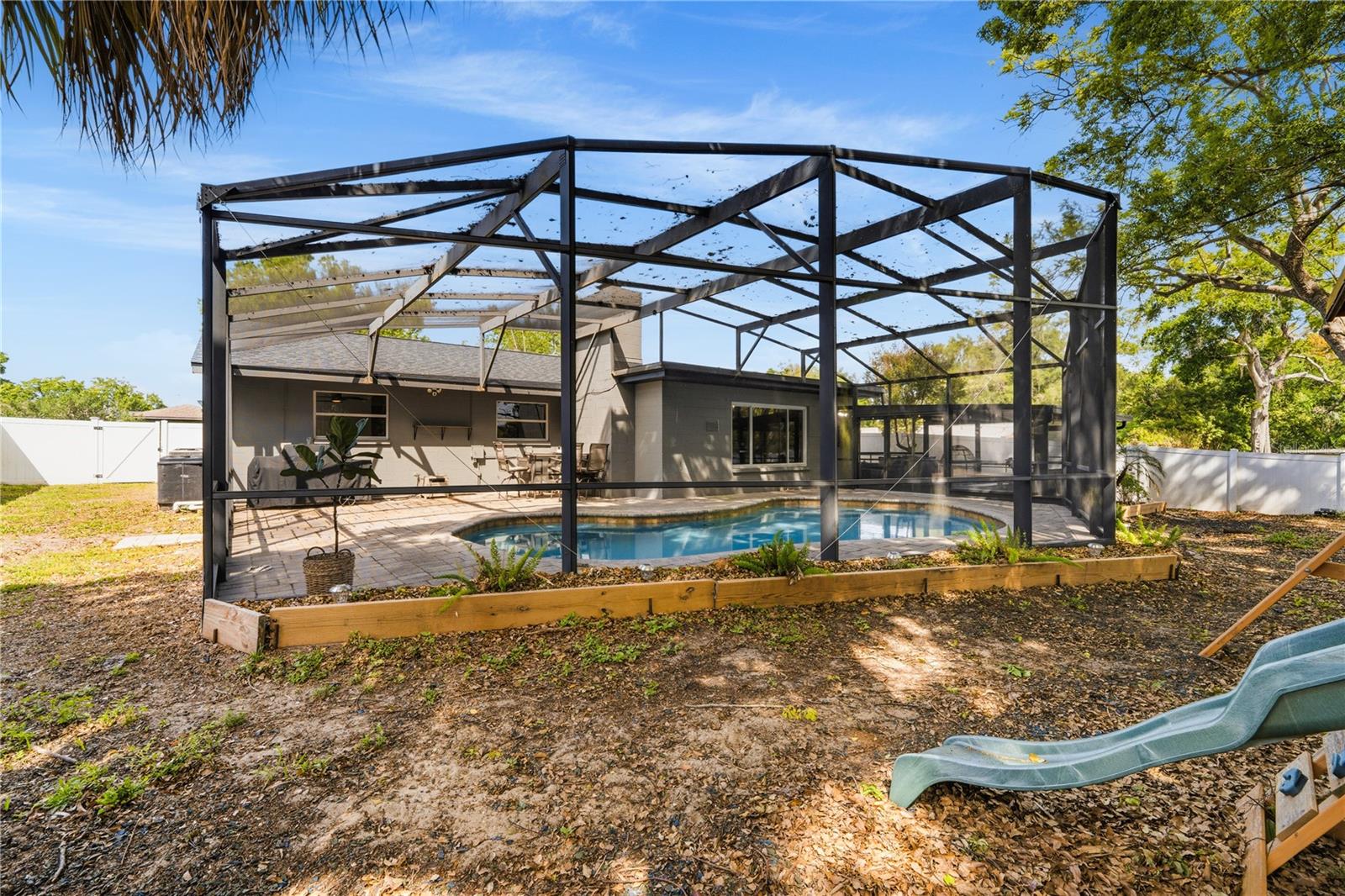 Image 33 of 41 For 419 Navarre Way