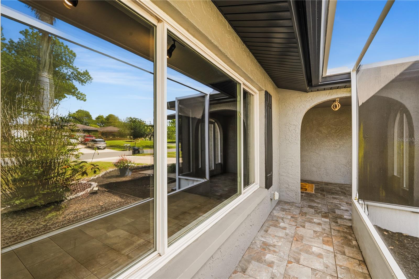 Image 37 of 41 For 419 Navarre Way