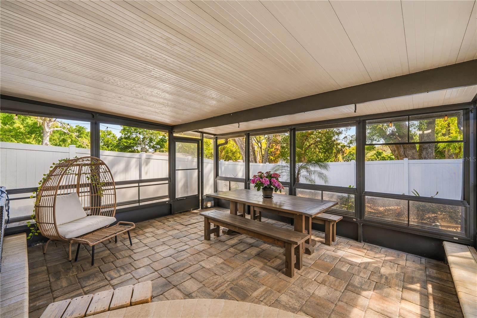 Image 4 of 41 For 419 Navarre Way