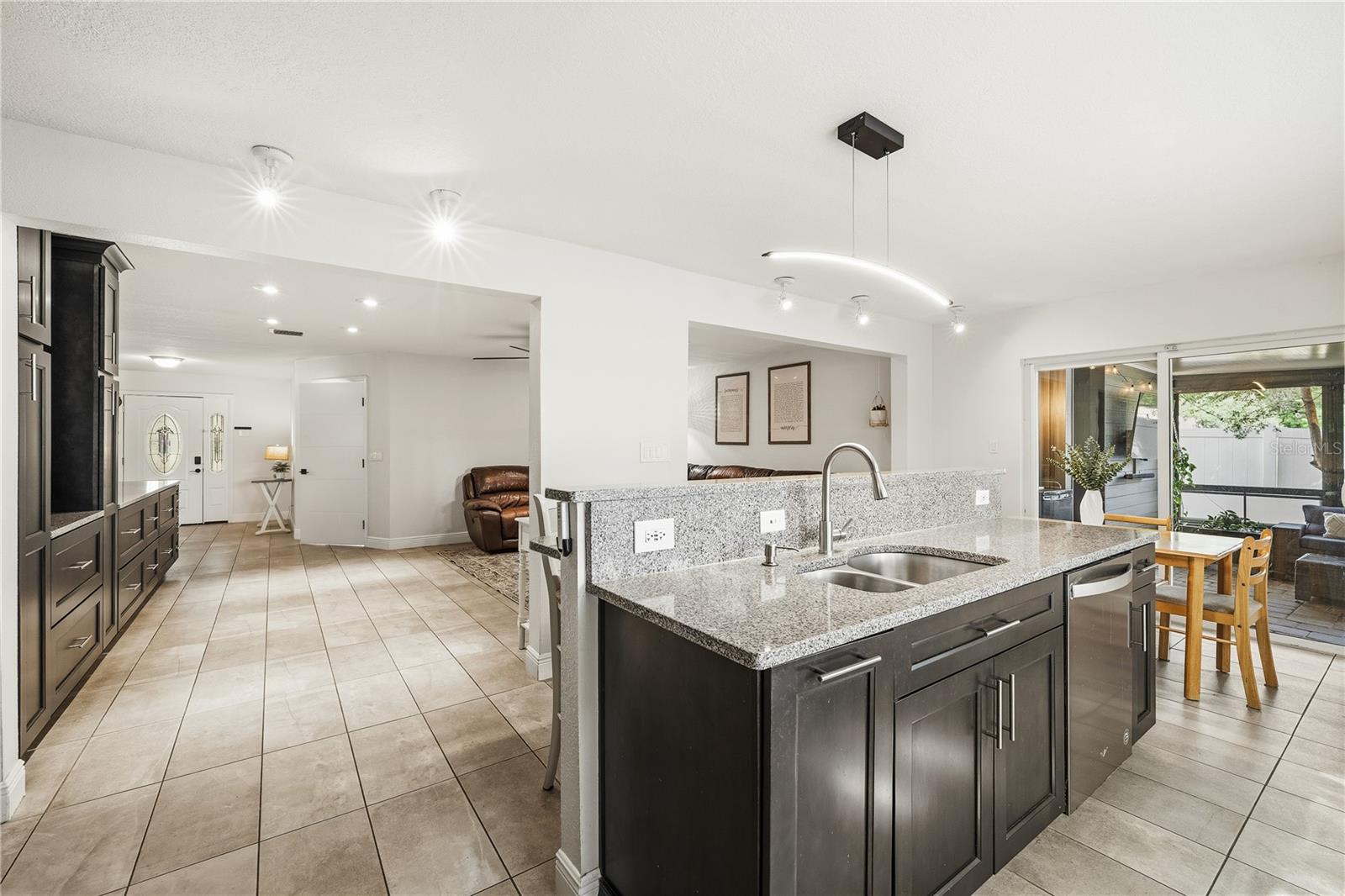 Image 7 of 41 For 419 Navarre Way