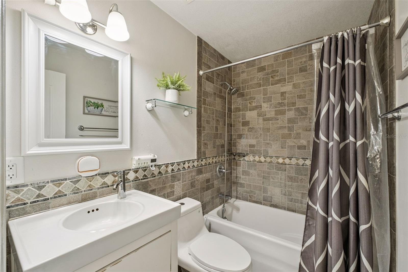 Image 15 of 25 For 1537 Spring Garden Avenue