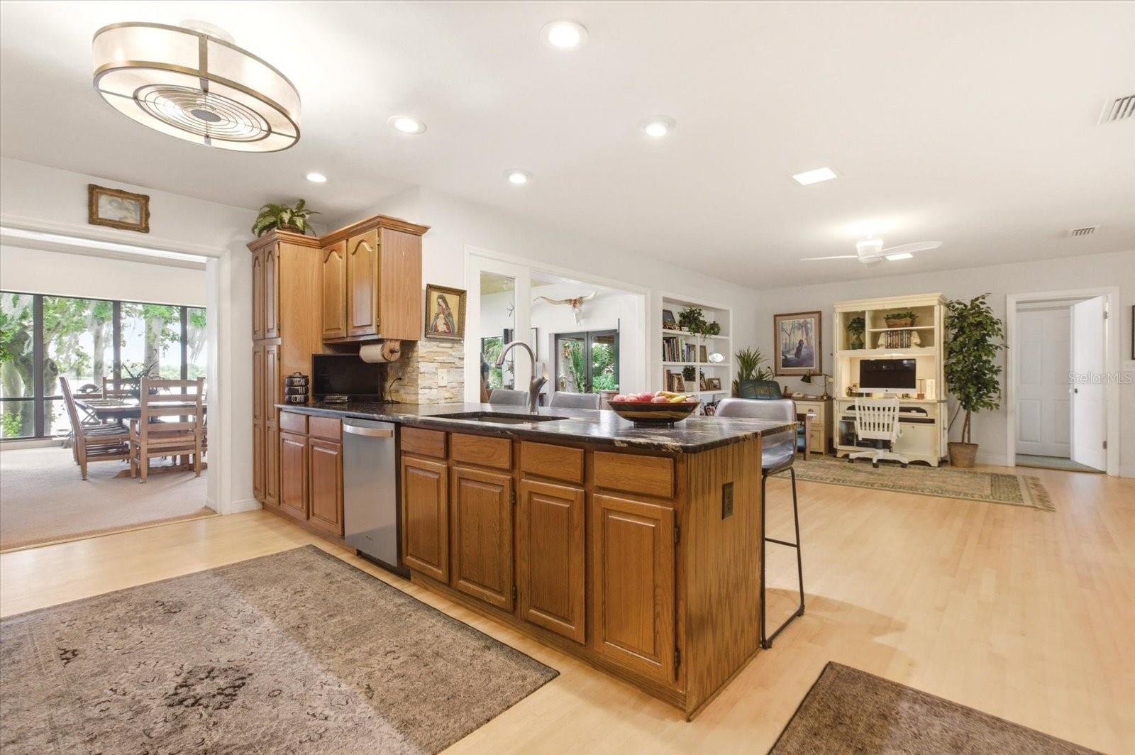 Image 16 of 73 For 4910 Lake Drive