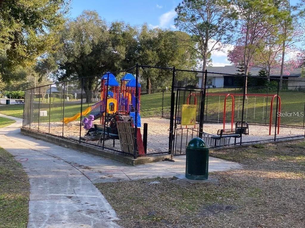 Image 12 of 12 For 15640 Kensington Trail