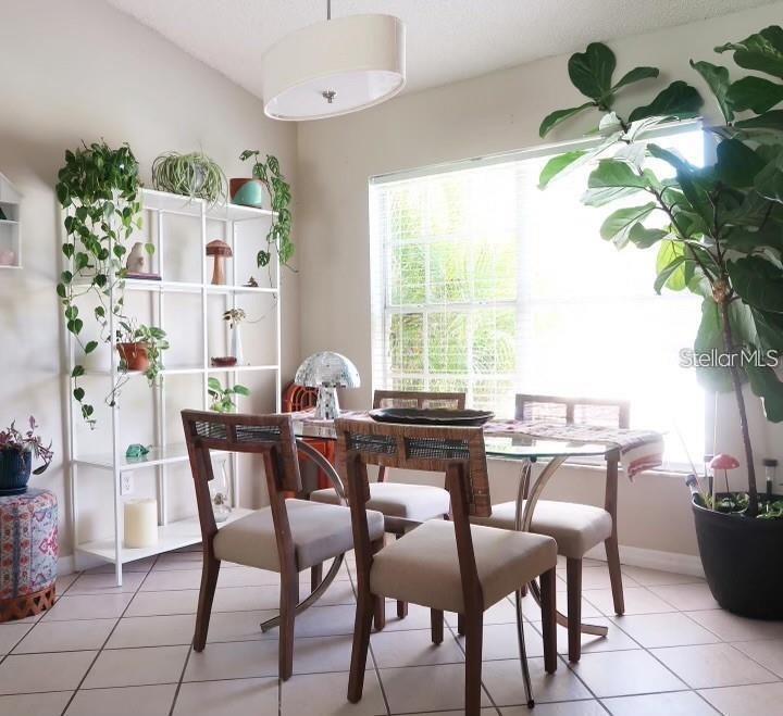 Image 4 of 12 For 15640 Kensington Trail