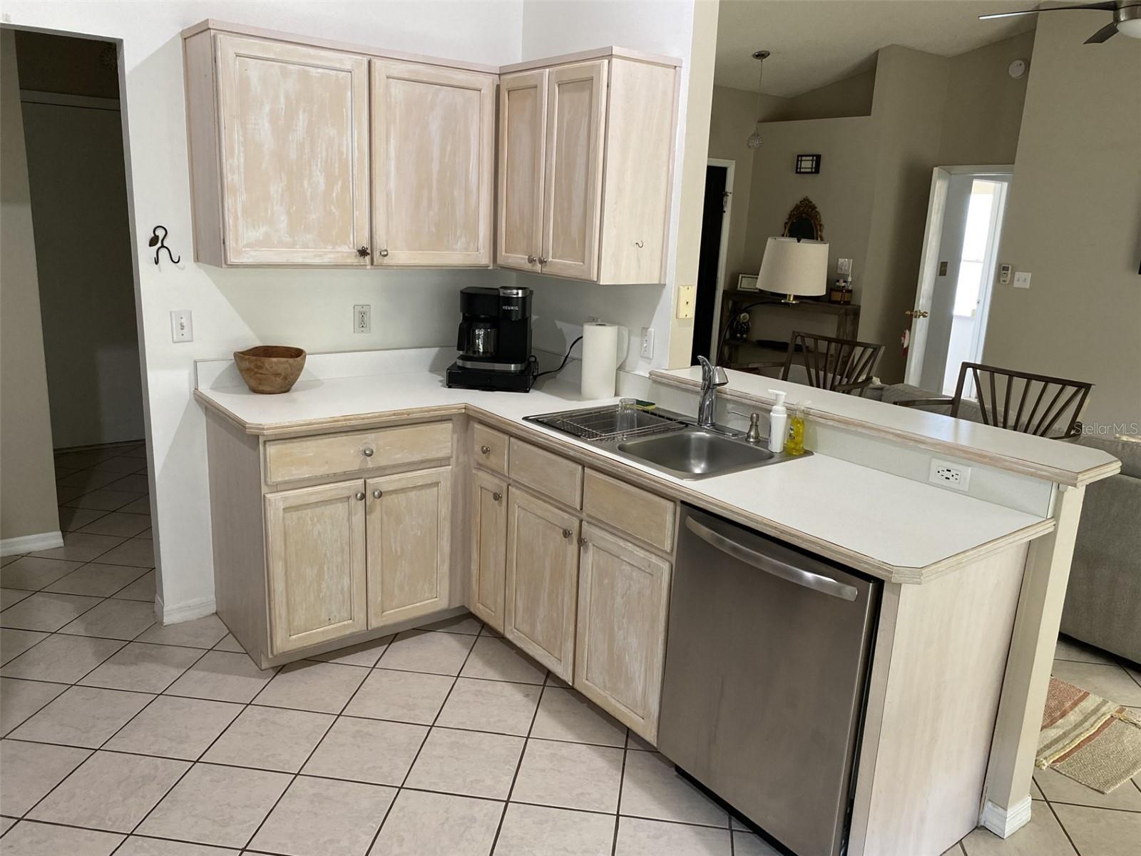 Image 6 of 12 For 15640 Kensington Trail