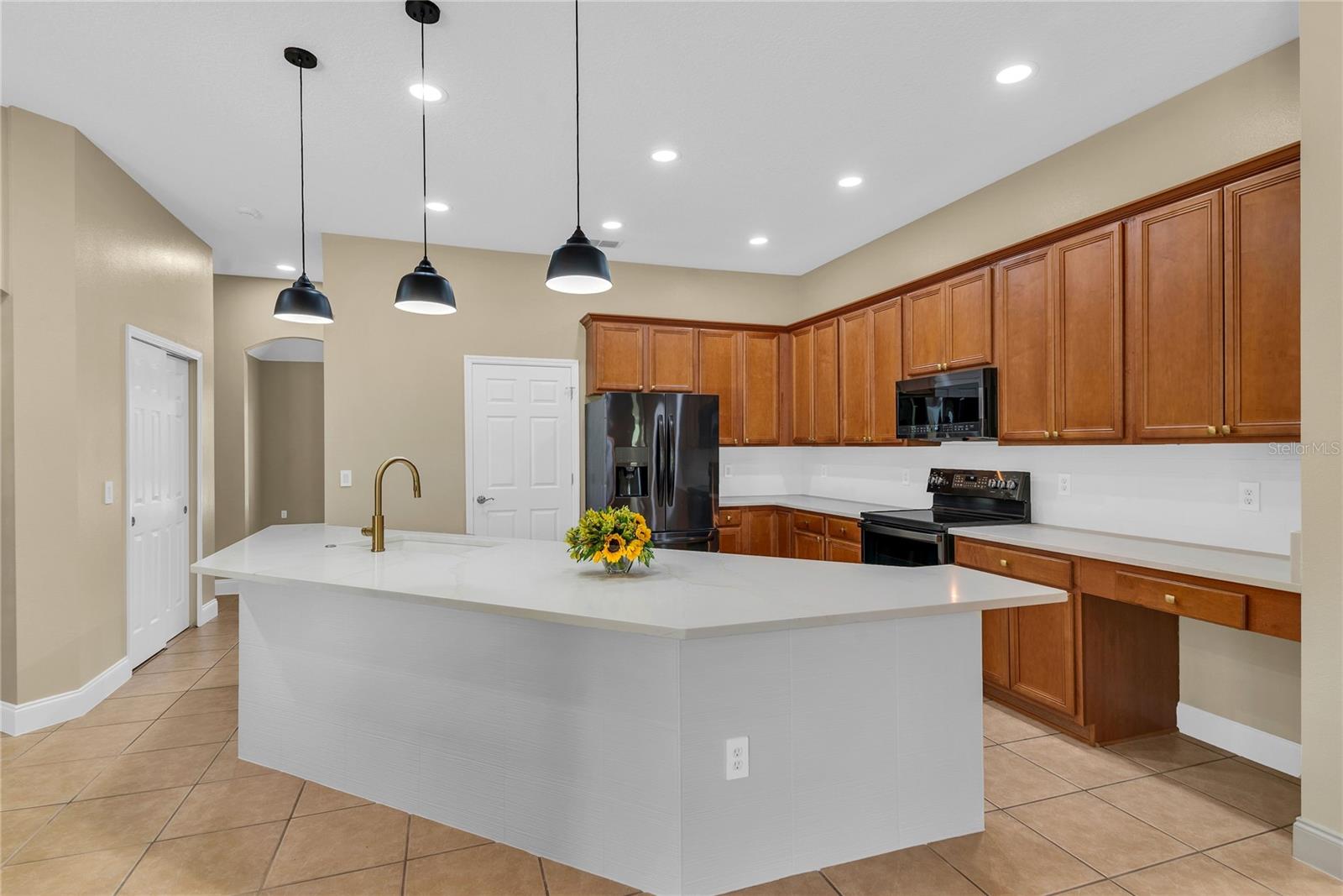 Image 18 of 52 For 9806 Mountain Lake Drive