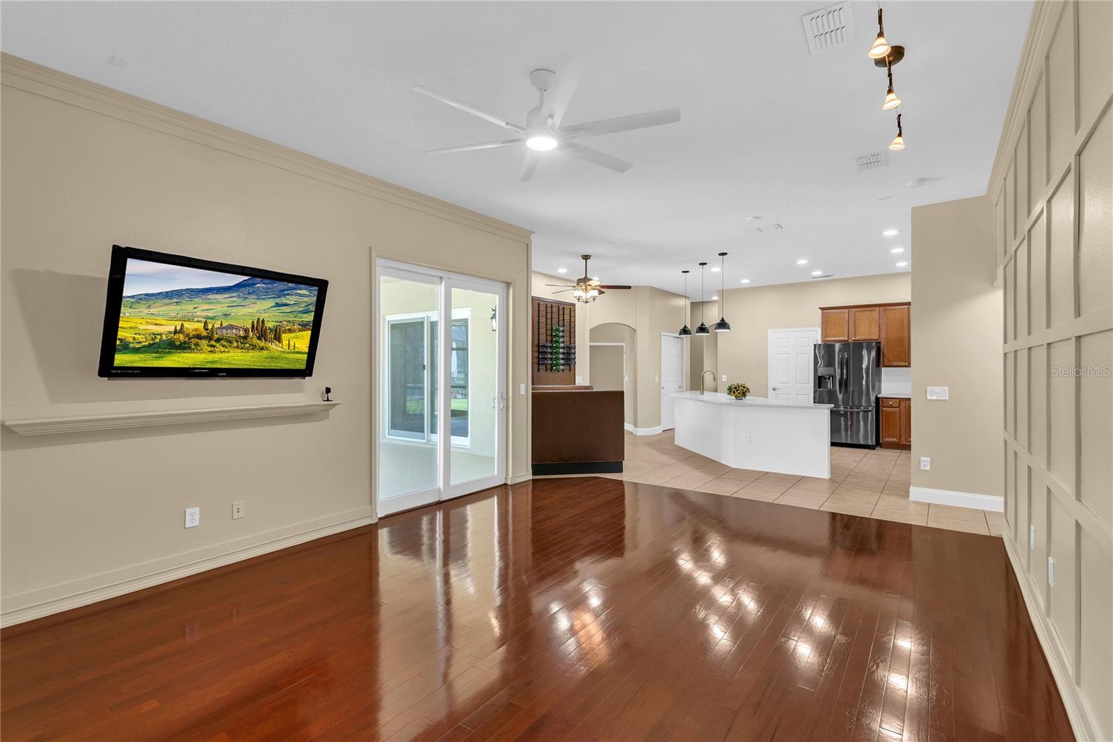 Image 19 of 52 For 9806 Mountain Lake Drive