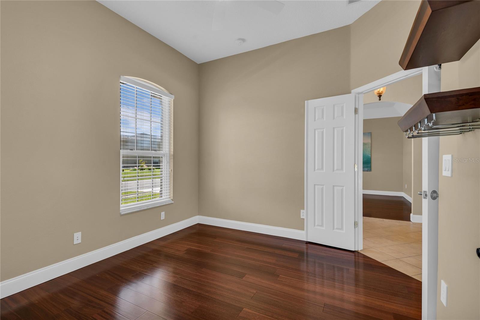 Image 31 of 52 For 9806 Mountain Lake Drive