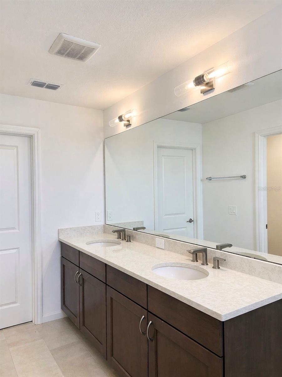 Image 15 of 32 For 1741 Crowncrest Drive