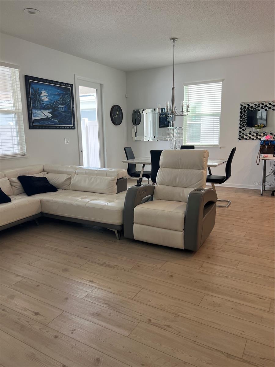 Image 3 of 32 For 1741 Crowncrest Drive