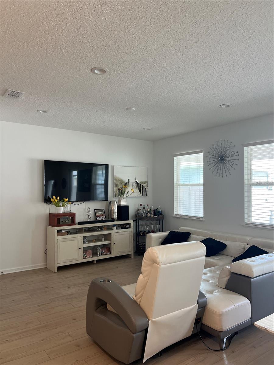 Image 4 of 32 For 1741 Crowncrest Drive