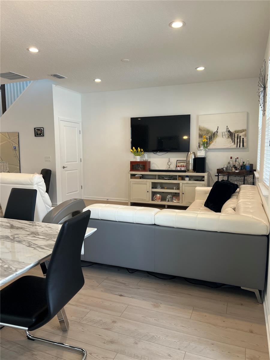 Image 6 of 32 For 1741 Crowncrest Drive