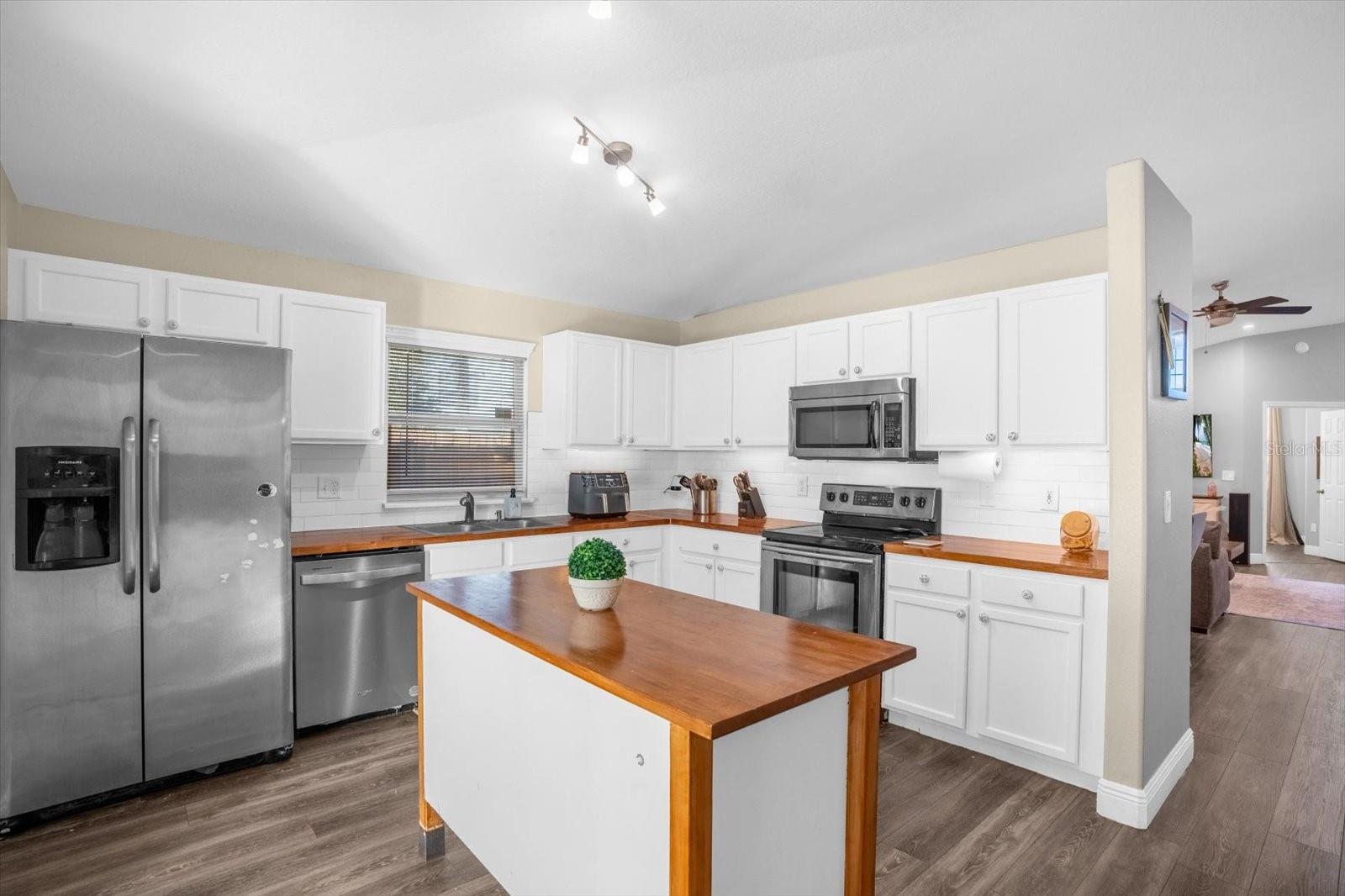 Image 10 of 31 For 2547 Abacus Court