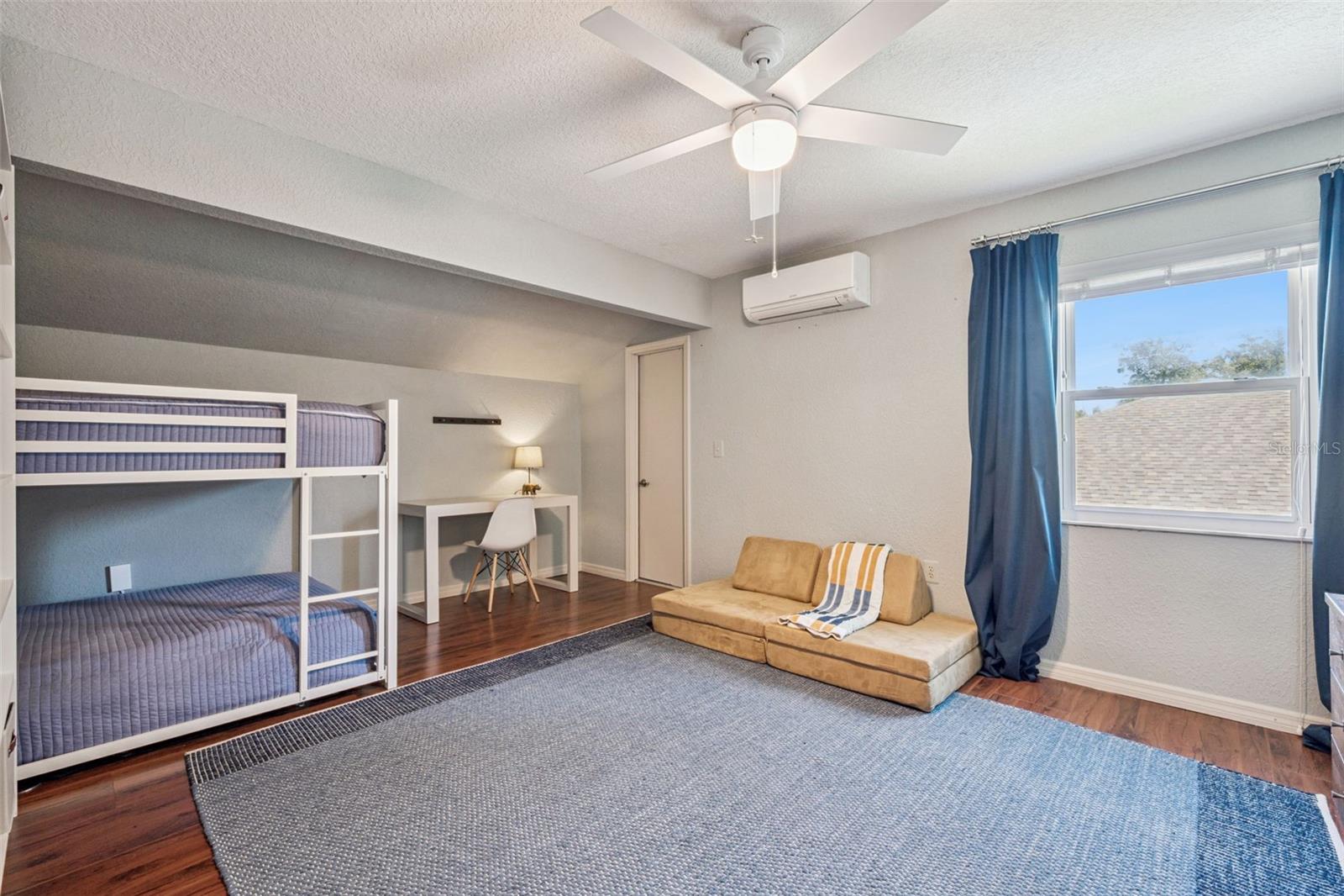 Image 23 of 40 For 4202 Woodlynne Lane