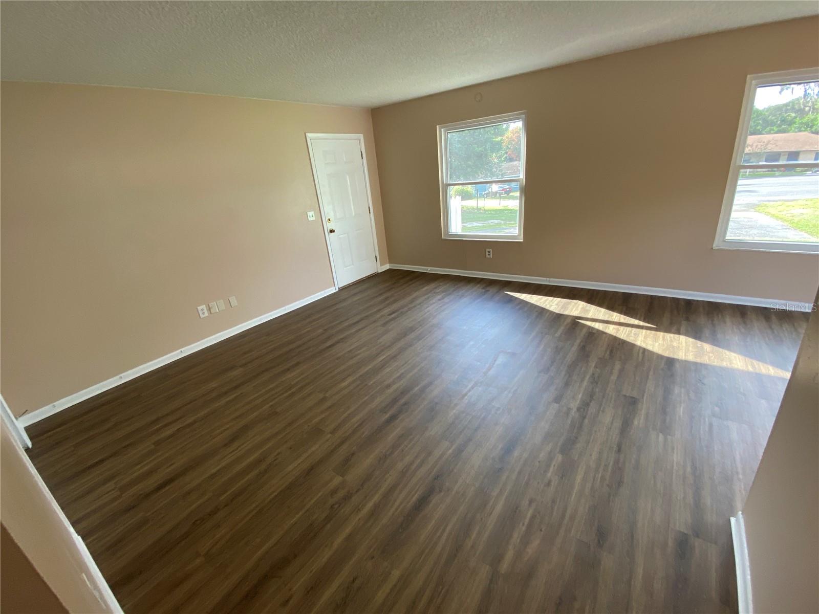 Image 4 of 15 For 922 Beau Court