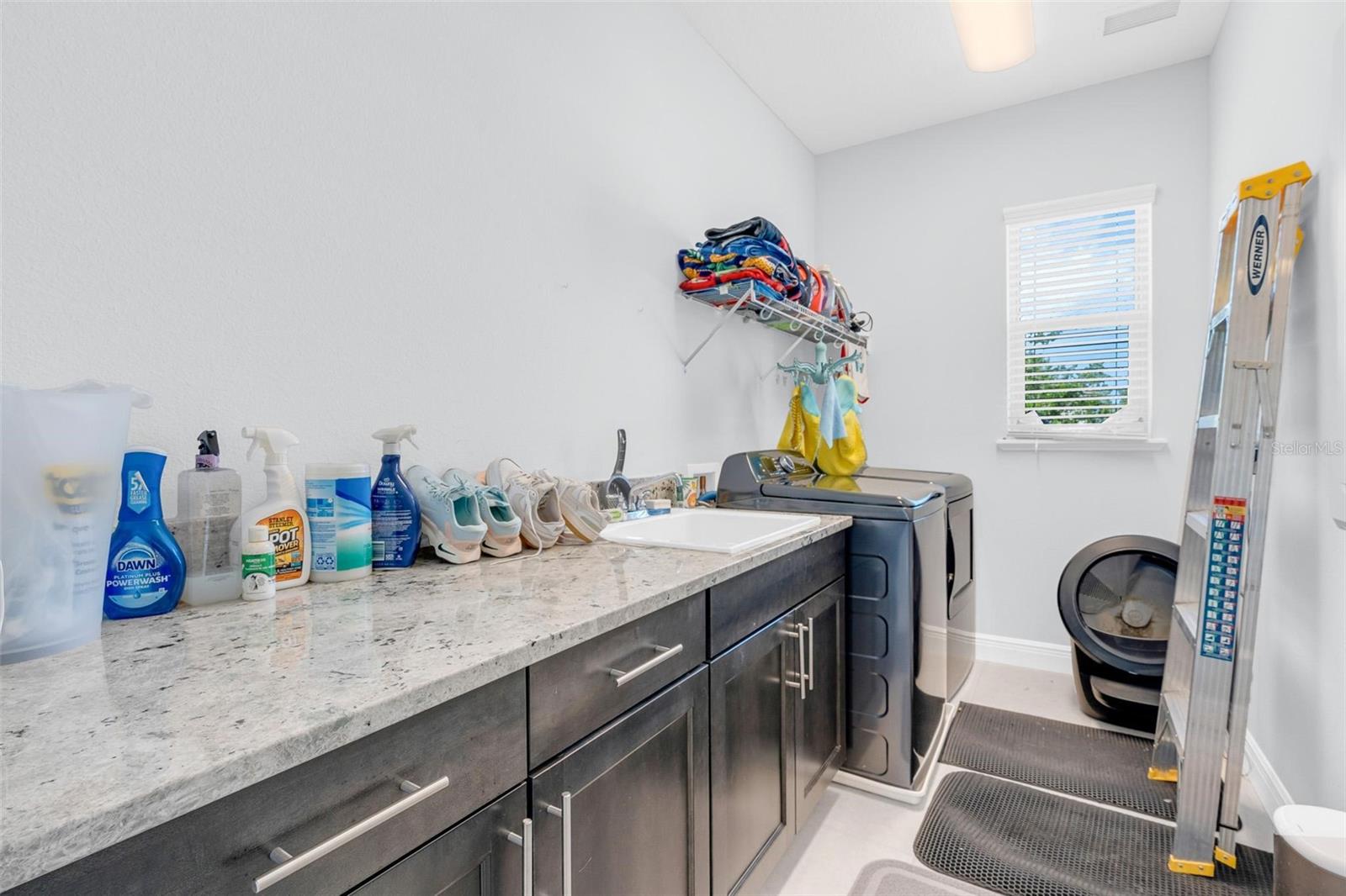 Image 24 of 63 For 15161 Canoe Place