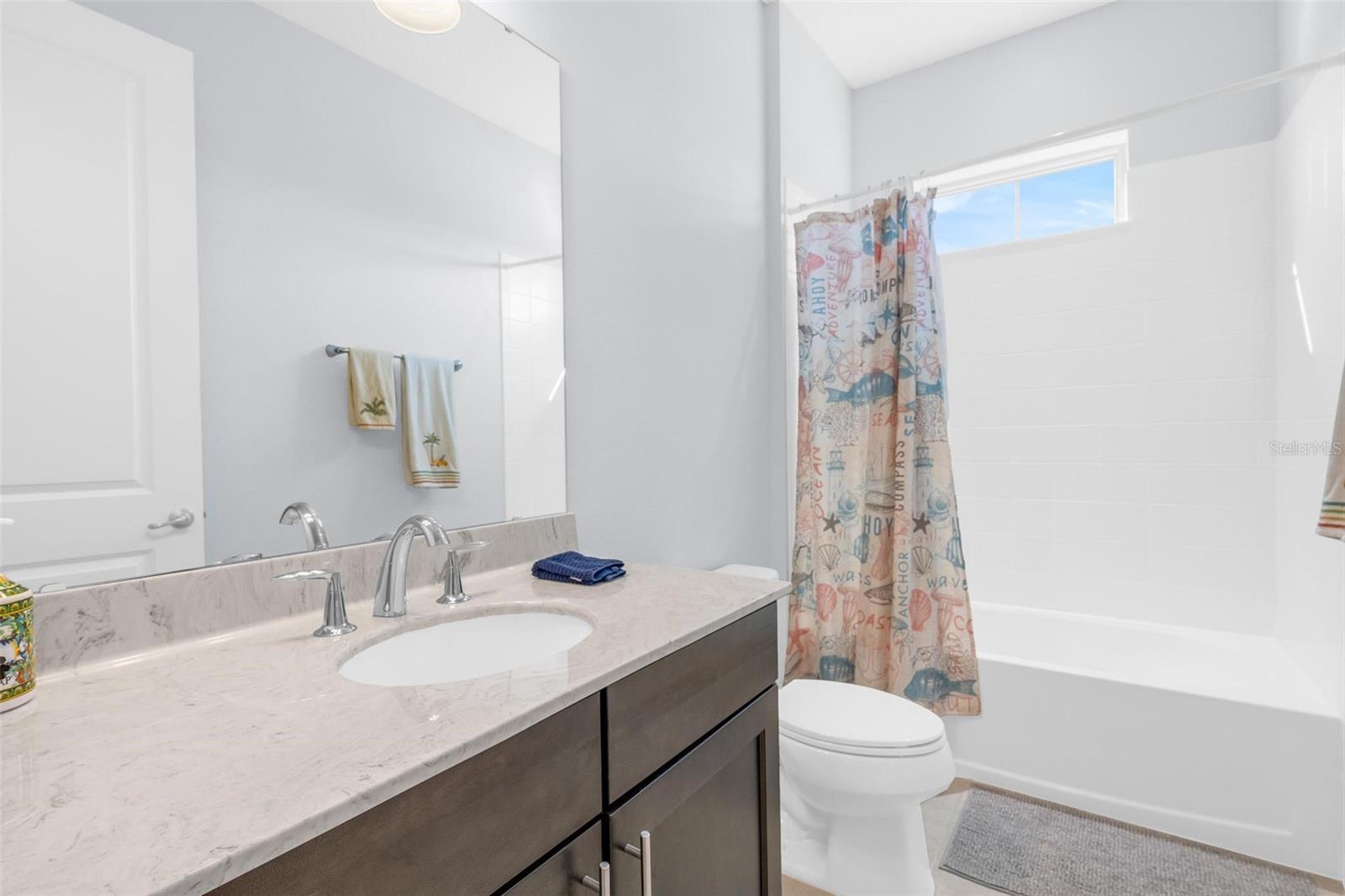 Image 27 of 63 For 15161 Canoe Place