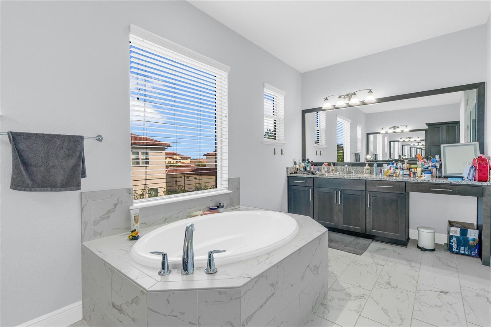 Image 32 of 63 For 15161 Canoe Place