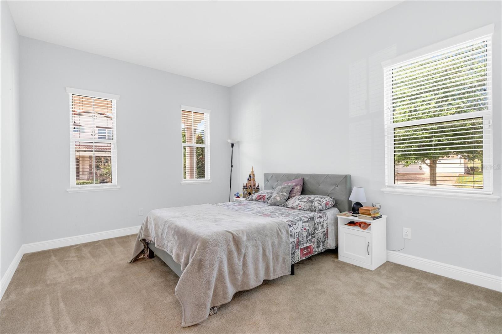 Image 40 of 63 For 15161 Canoe Place