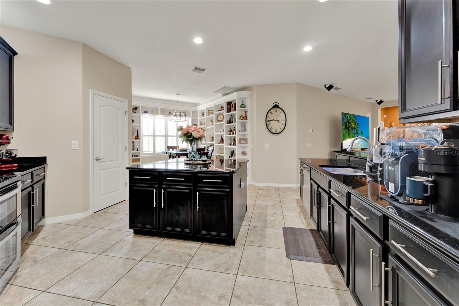 Image 11 of 34 For 1692 Blue Grass Boulevard