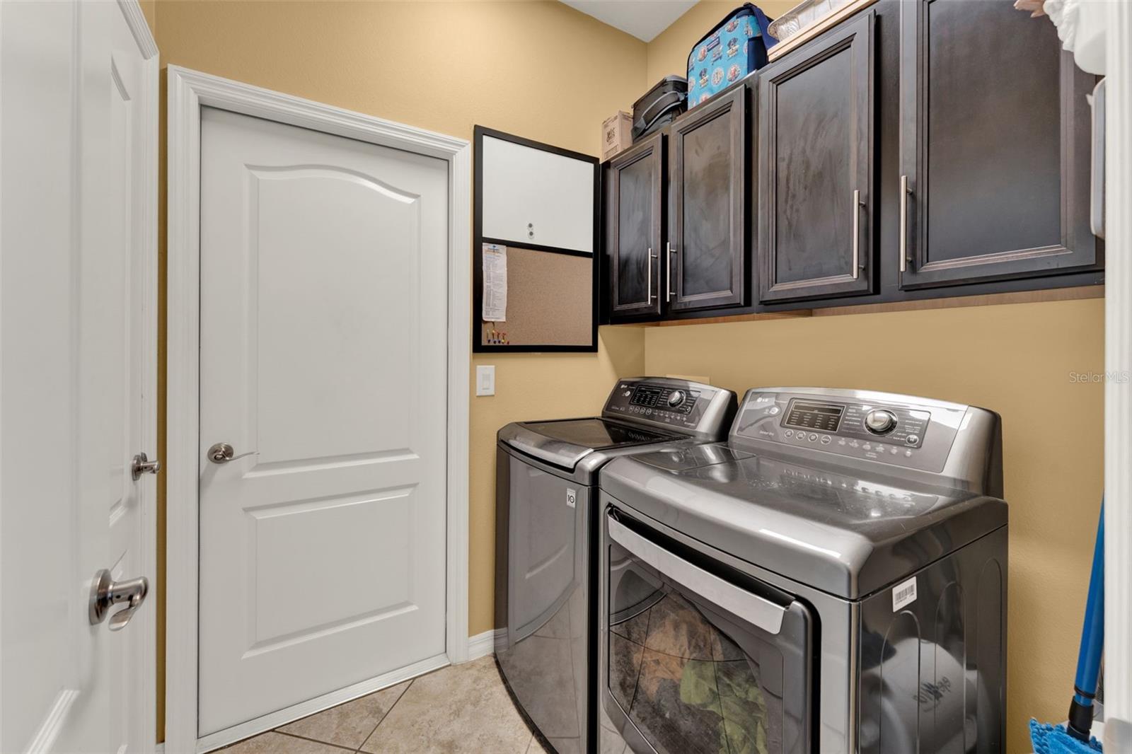 Image 21 of 34 For 1692 Blue Grass Boulevard