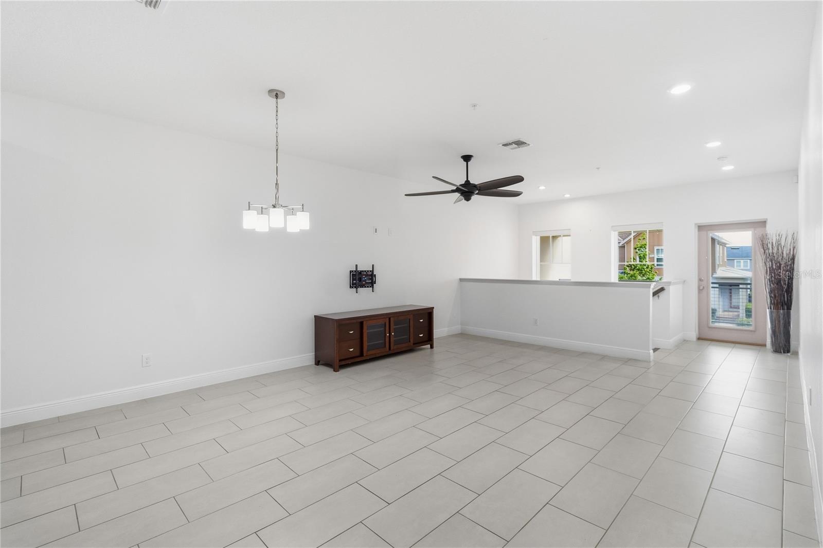 Image 21 of 57 For 13444 Stoddart Avenue