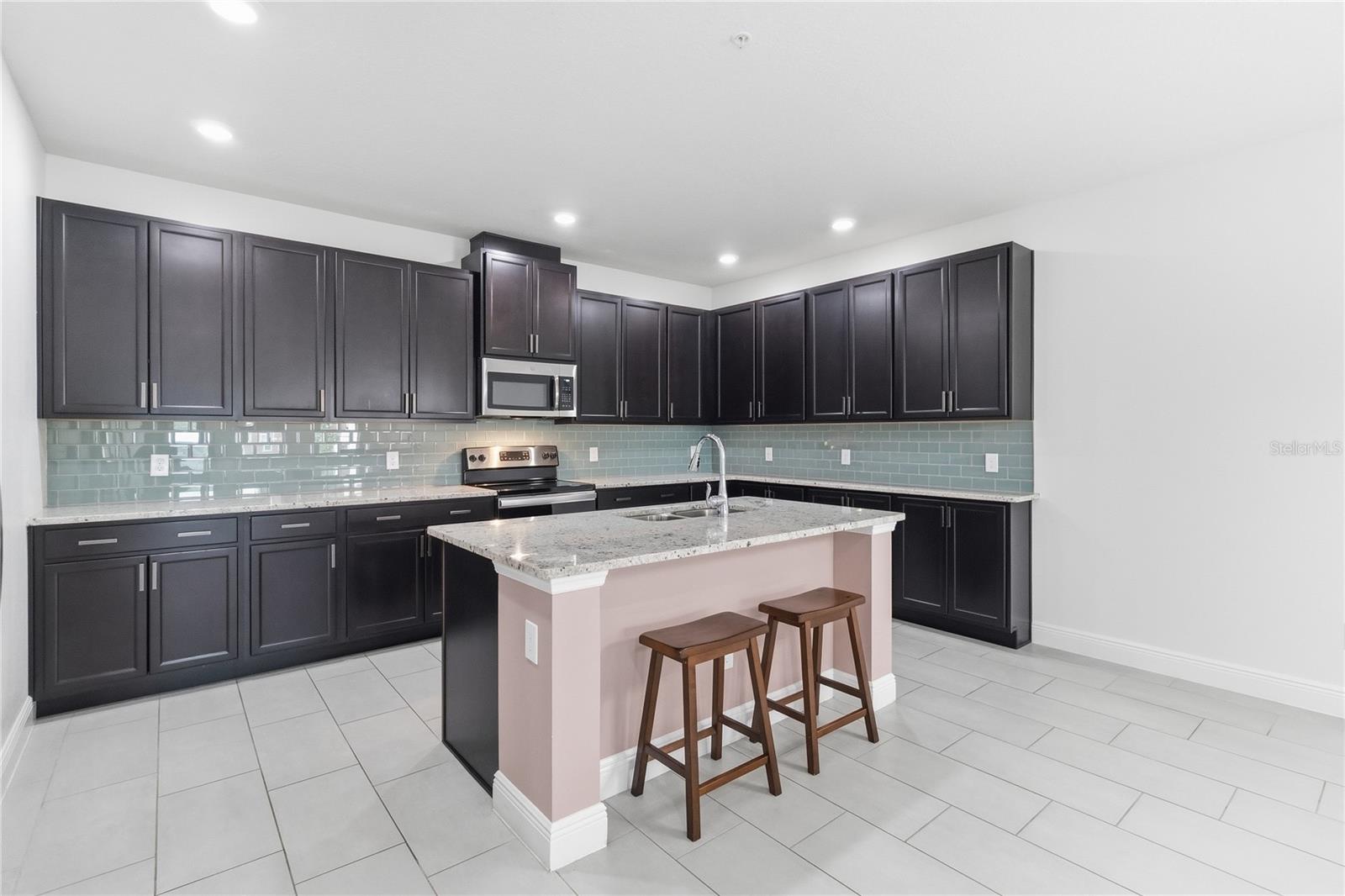 Image 24 of 57 For 13444 Stoddart Avenue