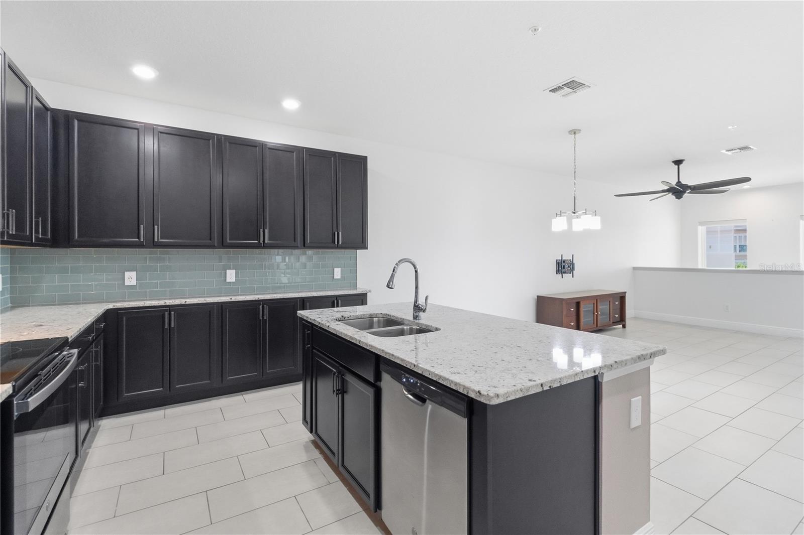 Image 27 of 57 For 13444 Stoddart Avenue