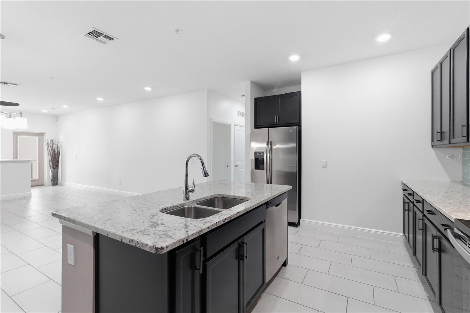 Image 28 of 57 For 13444 Stoddart Avenue