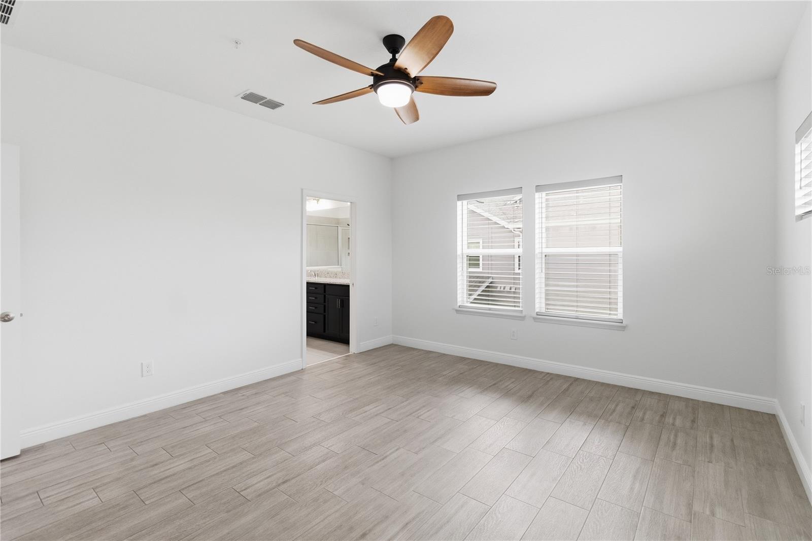 Image 34 of 57 For 13444 Stoddart Avenue