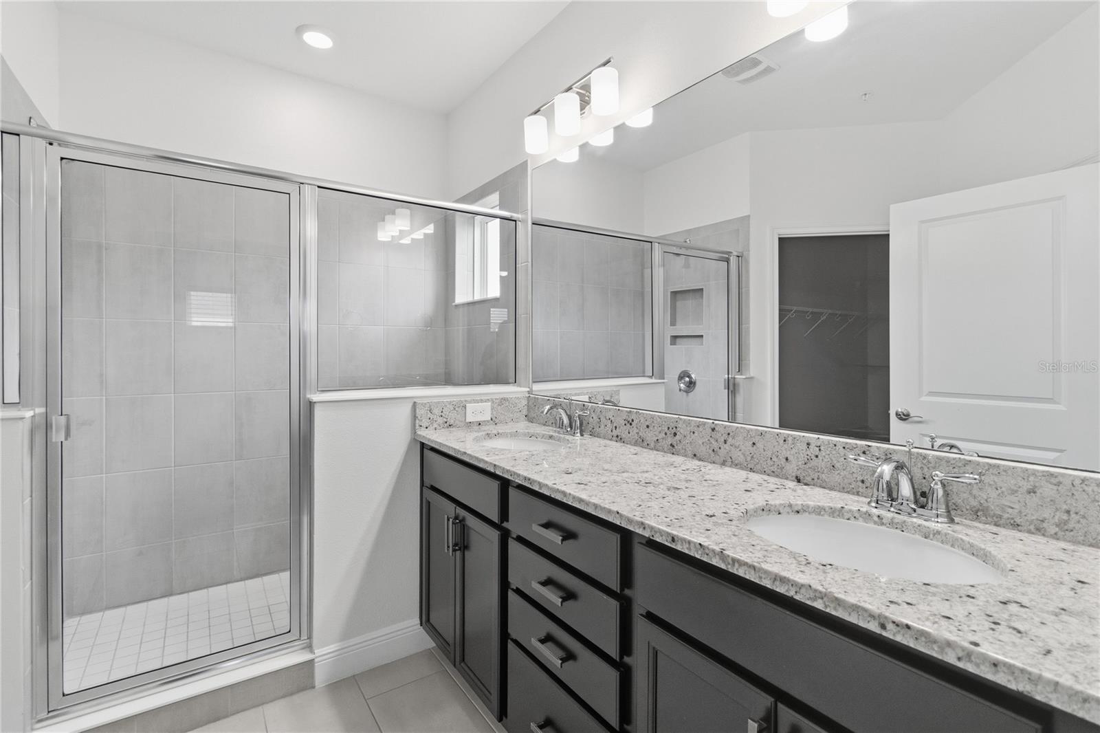 Image 35 of 57 For 13444 Stoddart Avenue