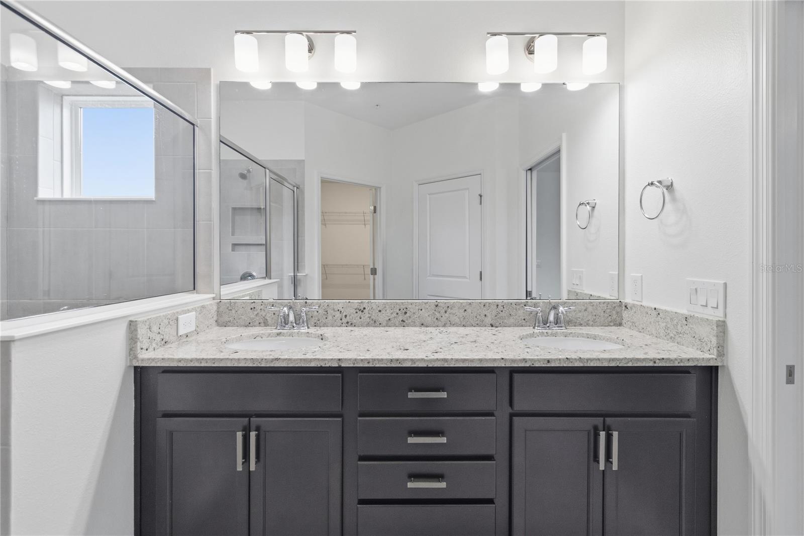 Image 36 of 57 For 13444 Stoddart Avenue