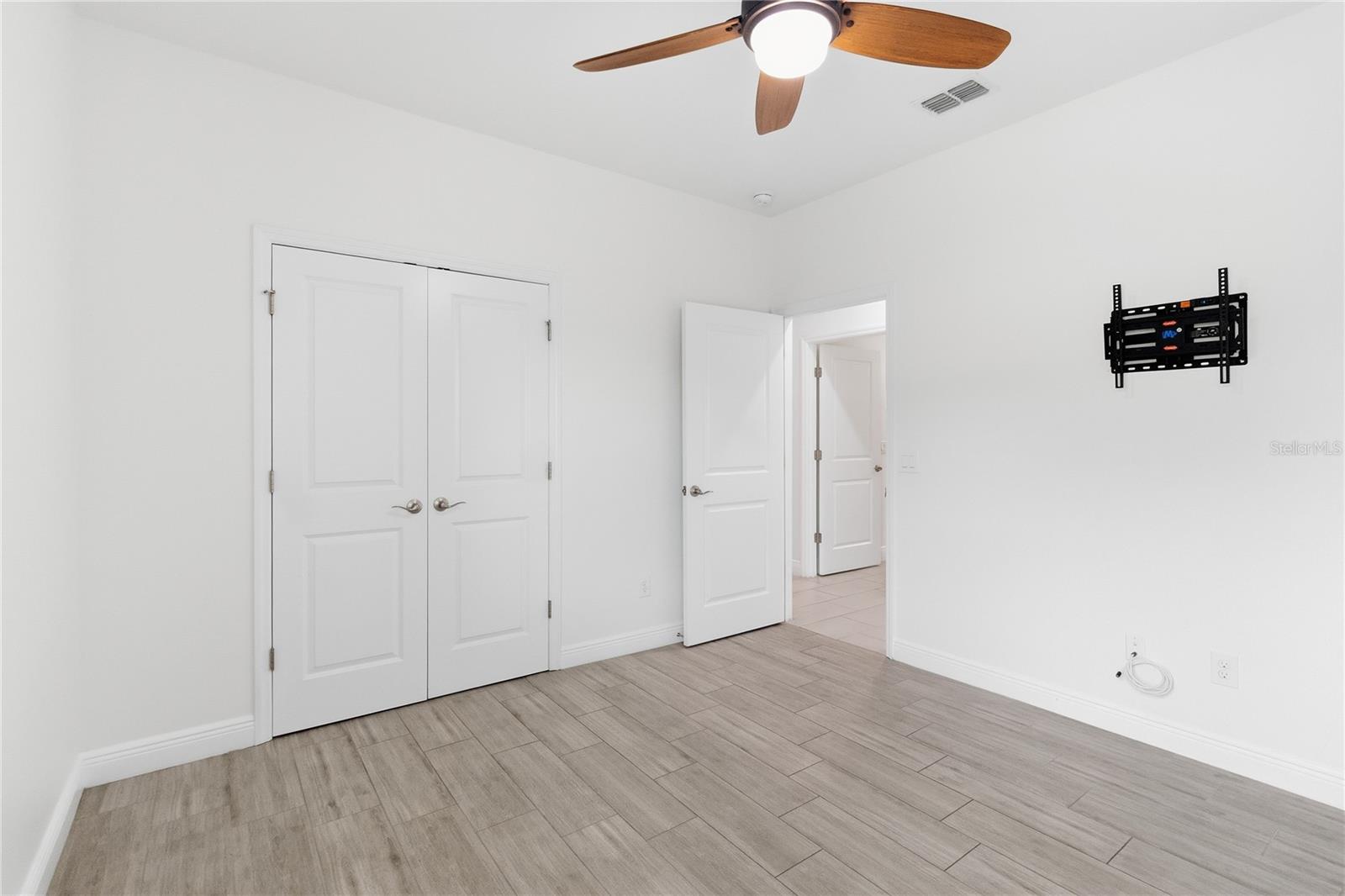 Image 44 of 57 For 13444 Stoddart Avenue