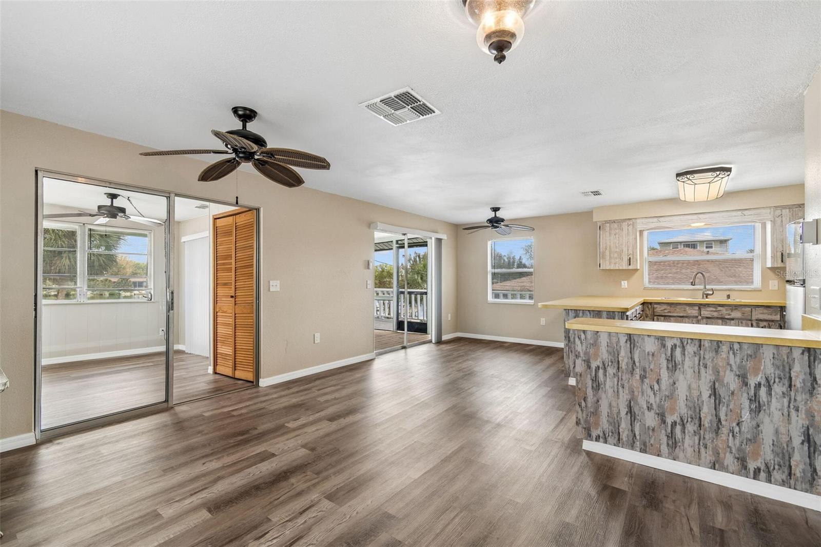 Image 52 of 98 For 14539 Coffey Lane