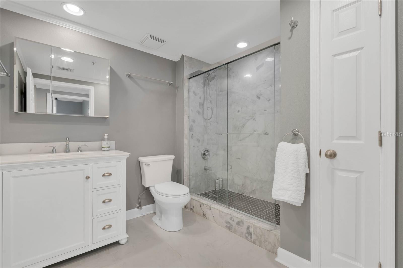 Image 11 of 47 For 322 Central Boulevard 1413